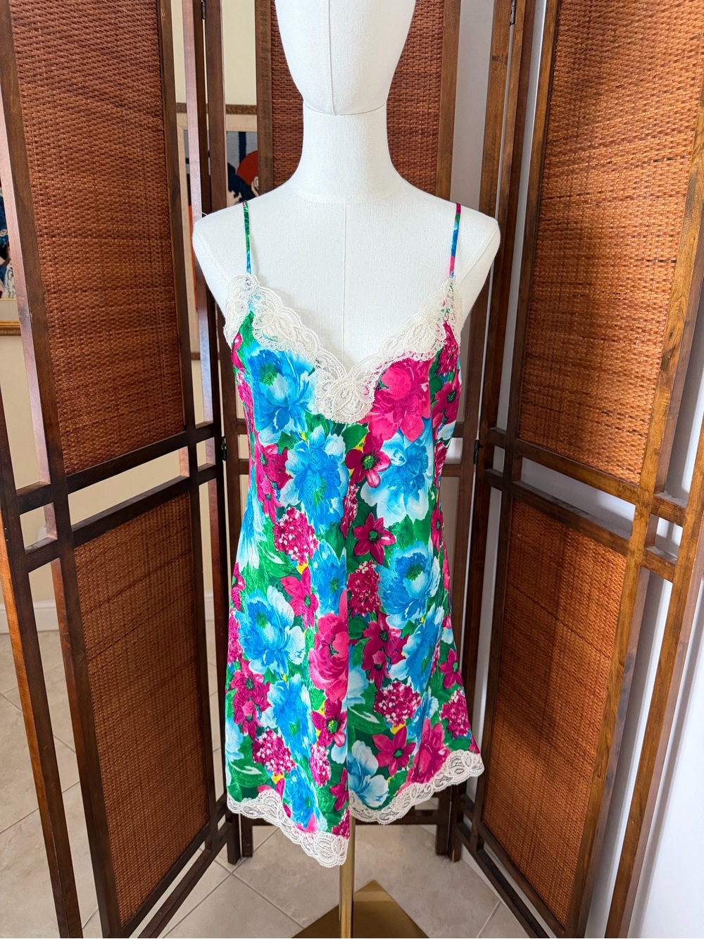 Vintage gold label Victoria's Secret Pink & Blue Floral Slip with Lace Trim smal